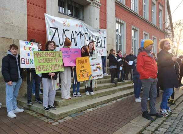 22-11-12_demo_03